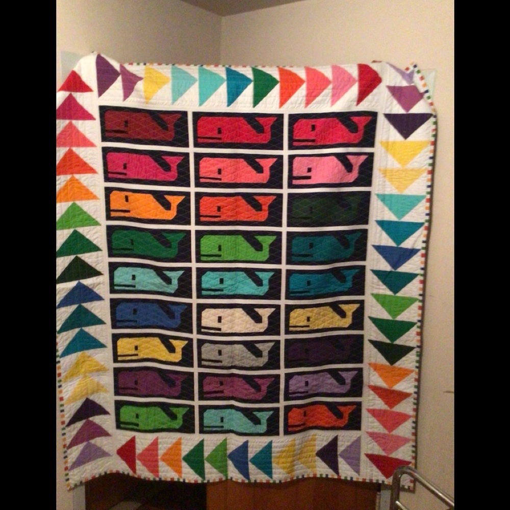 - Patch work throw/table cloth Whale resembling Vineyard vines - Picture 2 of 13